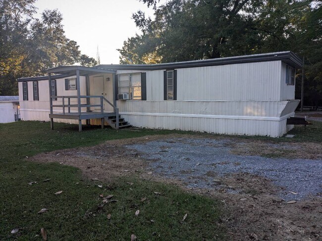 51 Walker Holmes Rd in Sylacauga, AL - Building Photo - Building Photo