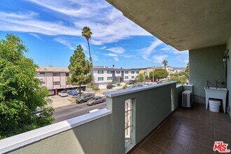 350 S Hobart Blvd in Los Angeles, CA - Building Photo - Building Photo