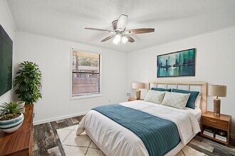 Whisperwood ~ Boutique Cottage Style Living Meets Hassle Free Leasing in Gainesville, FL - Foto de edificio - Building Photo