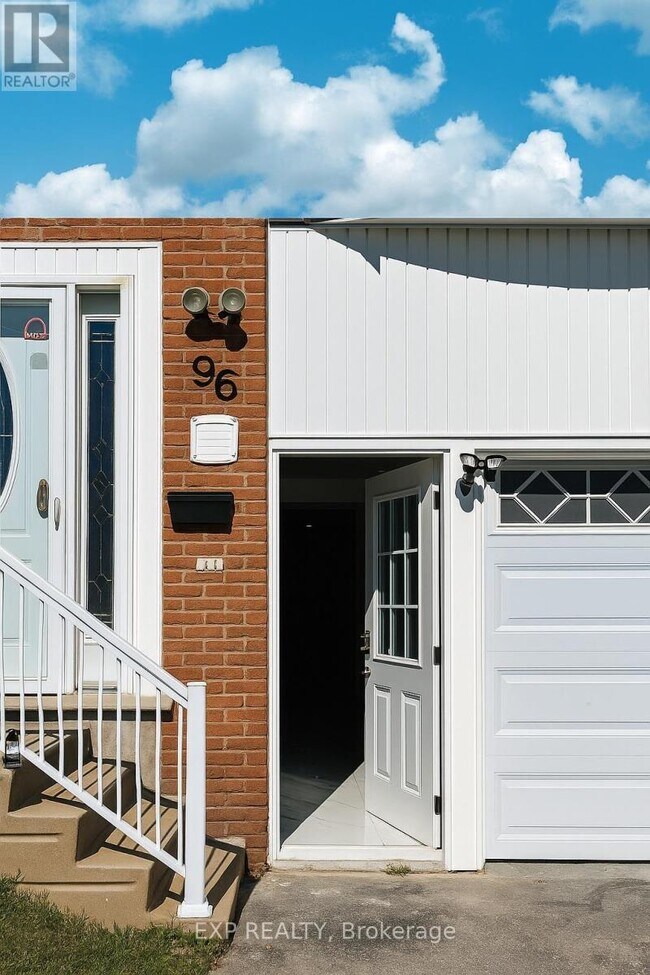 96 Timberlane Crescent in Kitchener, ON - Building Photo - Building Photo