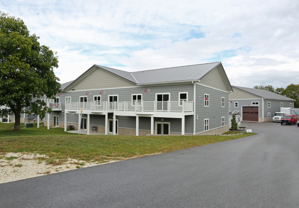 Motorsport Villas of Eklhart Lake in Elkhart Lake, WI - Building Photo