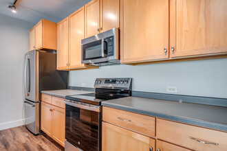 Jefferson Block Apartments in Milwaukee, WI - Building Photo - Interior Photo