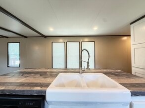 607 Toledo St in Conroe, TX - Building Photo - Building Photo