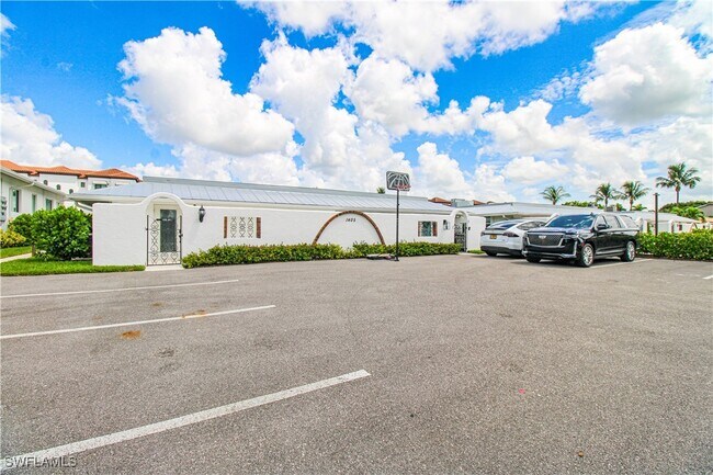 property at 1435 Curlew Ave