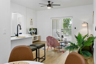 9450 W Cabela Dr in Glendale, AZ - Building Photo - Building Photo