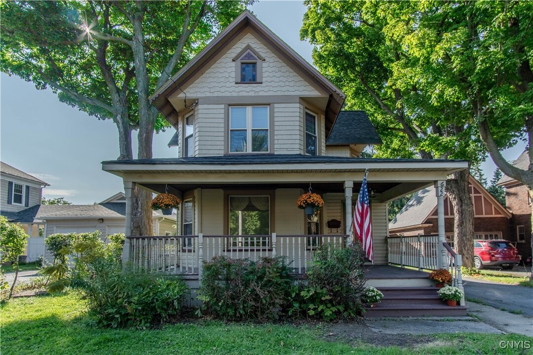 622 Holcomb St in Watertown, NY - Foto de edificio