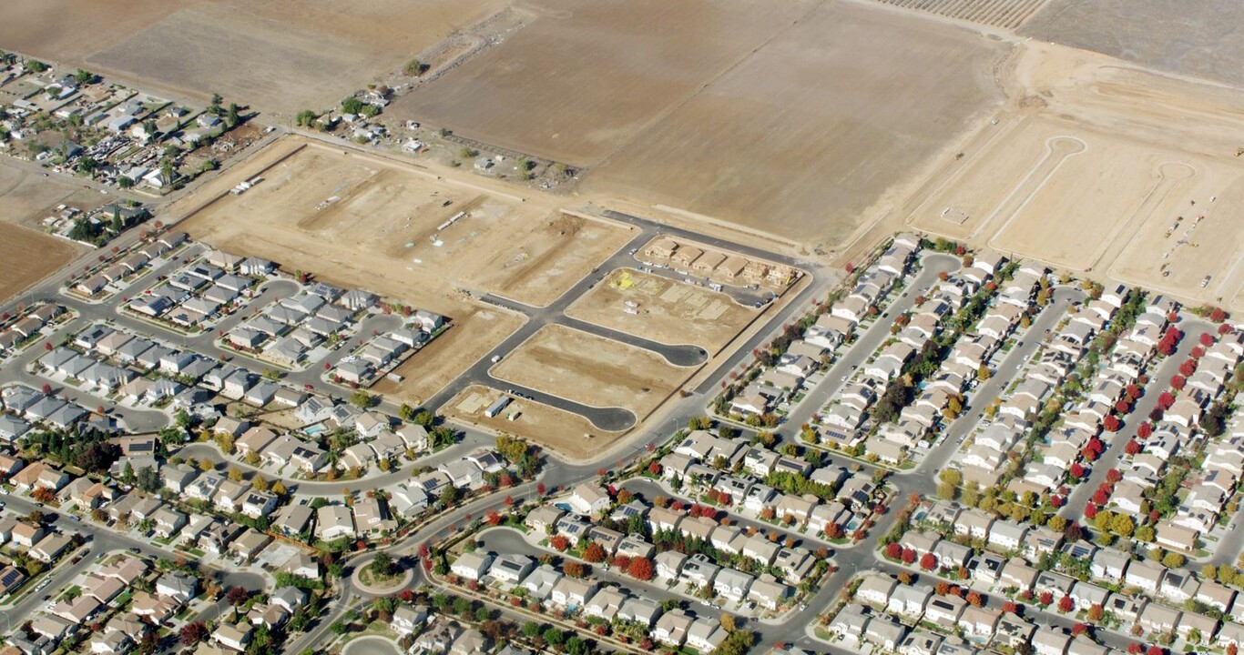 Lantana in Merced, CA - Building Photo