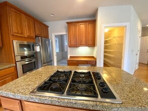 11922 SE 73rd Pl in Newcastle, WA - Building Photo - Building Photo