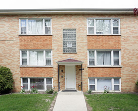 120 E Blecke Ave in Addison, IL - Foto de edificio - Building Photo