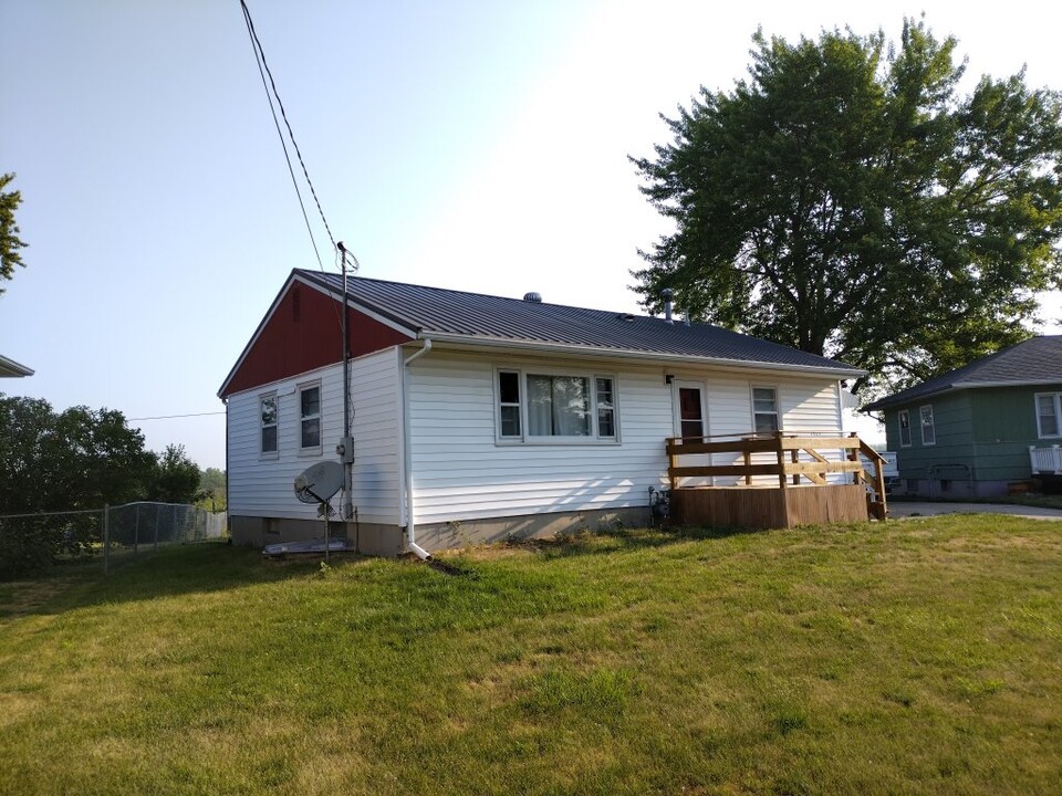 1429 Casa Blanca Ln in Ottumwa, IA - Building Photo