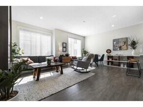 8033-166B 166b St in Surrey, BC - Building Photo - Building Photo