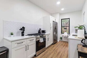 521 Alpine Ave in Pittsburgh, PA - Foto de edificio - Building Photo