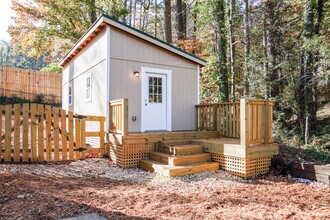 1689 Timber Lake Rd NW, Unit 1 in Kennesaw, GA - Building Photo - Building Photo