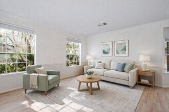 2630 Lakeway Dr in Seabrook, TX - Building Photo - Building Photo