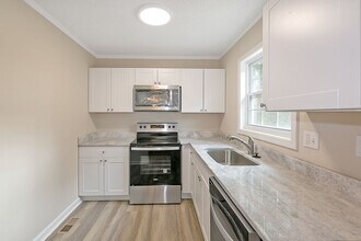4970 Hiram Lithia Springs Rd in Powder Springs, GA - Building Photo - Building Photo