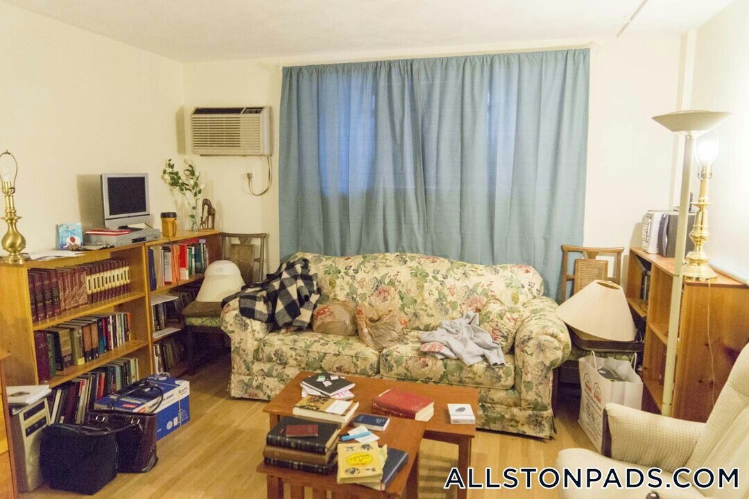 26 Allston St in Boston, MA - Building Photo