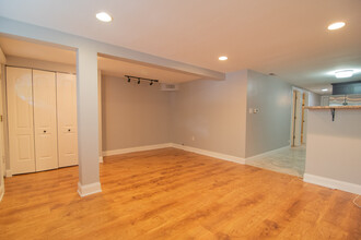2127 N Clark St in Chicago, IL - Building Photo - Building Photo