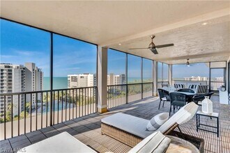 11030 Gulf Shore Dr in Naples, FL - Building Photo - Building Photo