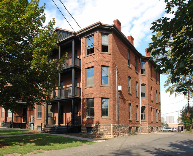 The Senna House in Hartford, CT - Building Photo - Building Photo