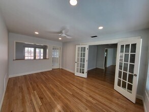 1431 S Palmway in Lake Worth Beach, FL - Foto de edificio - Building Photo