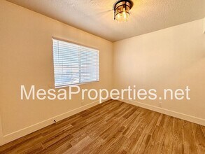 15011 Bear Valley Rd in Hesperia, CA - Building Photo - Building Photo