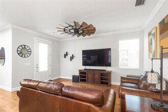 743 Jetstar Ln in Oldsmar, FL - Building Photo - Building Photo