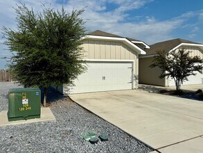 3438 Scott Cir in Seguin, TX - Building Photo - Building Photo