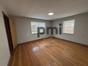 2135 Ridgeview Rd in Upper Arlington, OH - Building Photo - Building Photo