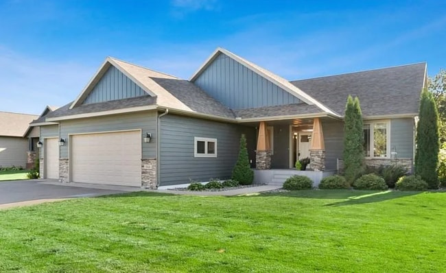 property at 944 Cove Ct NW