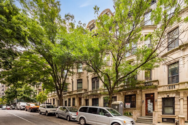 322 W 101st St in New York, NY - Building Photo - Building Photo