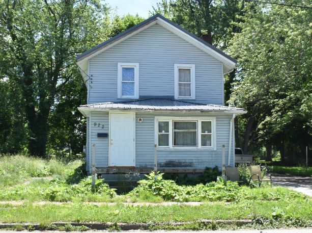 922 W 37th St in Ashtabula, OH - Building Photo