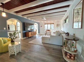 1175 NE 131st St in North Miami, FL - Building Photo - Building Photo