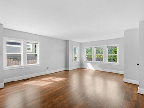 9831 N Edison St in Portland, OR - Building Photo - Building Photo