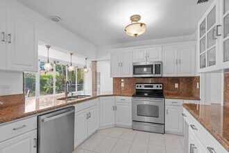 899 NW 6th Dr in Boca Raton, FL - Building Photo - Building Photo
