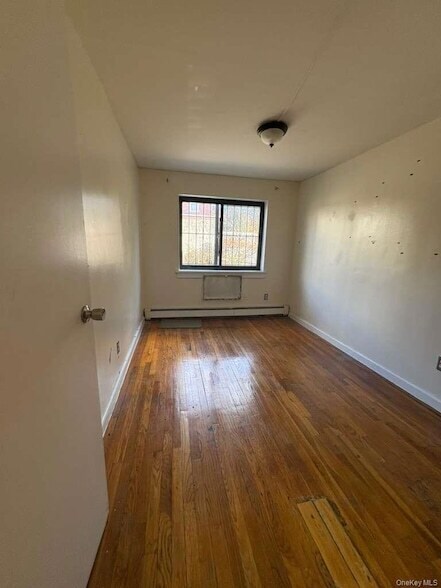 34-53-53 106th St, Unit 1 in Queens, NY - Foto de edificio