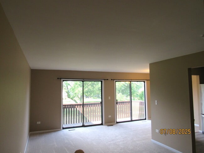 950 Cumberland Ct in Roselle, IL - Foto de edificio - Building Photo