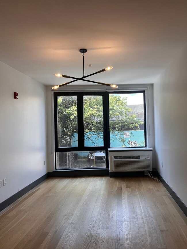 324 Arlington Ave, Unit 206 in Jersey City, NJ - Foto de edificio - Building Photo