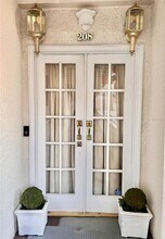 7000 Beach Plaza in St Pete Beach, FL - Building Photo - Building Photo