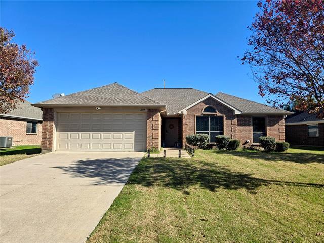 2119 Shady Bend Cir in Little Elm, TX - Building Photo