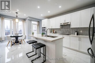 138 Yakefarm Blvd in Whitchurch-Stouffville, ON - Building Photo - Building Photo