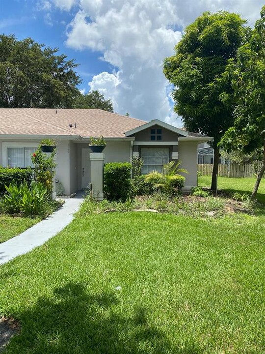 1145 Lucaya Cir in Orlando, FL - Building Photo