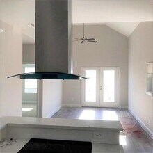 430 Schmidt Rd-Unit -B-2 in Sealy, TX - Building Photo - Building Photo