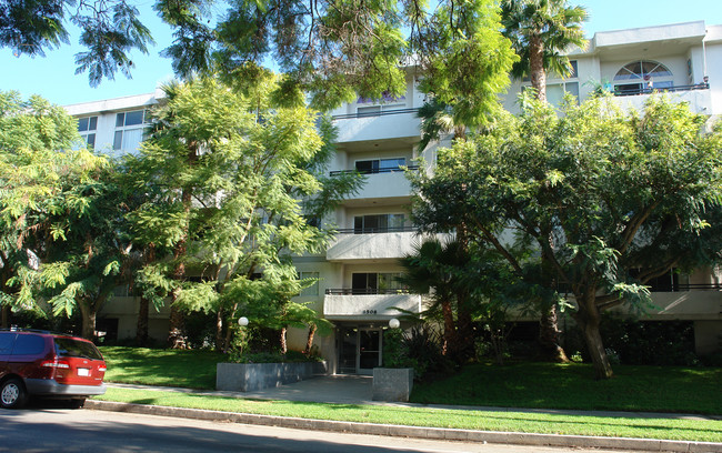 1508 Veteran Ave in Los Angeles, CA - Foto de edificio - Building Photo