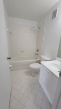 1261 SE 28th Ct, Unit 204 in Homestead, FL - Building Photo - Building Photo