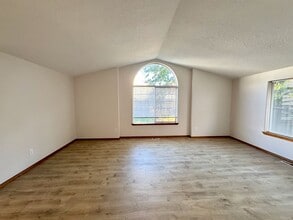 113 NE 139th Ave in Portland, OR - Building Photo - Building Photo