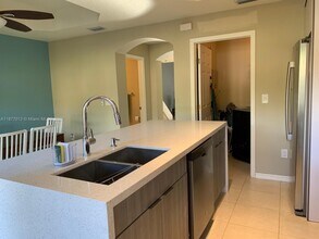 4926 Leeward Ln in Fort Lauderdale, FL - Building Photo - Building Photo