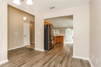 8944 Fallsmill Dr in Jacksonville, FL - Building Photo - Building Photo