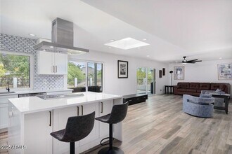 856 E Village Cir Dr S in Phoenix, AZ - Building Photo - Building Photo