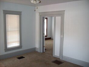 203 Dixon Ave, Unit A in Rock Falls, IL - Building Photo - Building Photo