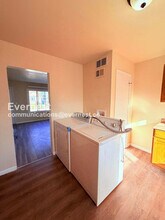 24612 Berry Ave in Warren, MI - Building Photo - Building Photo